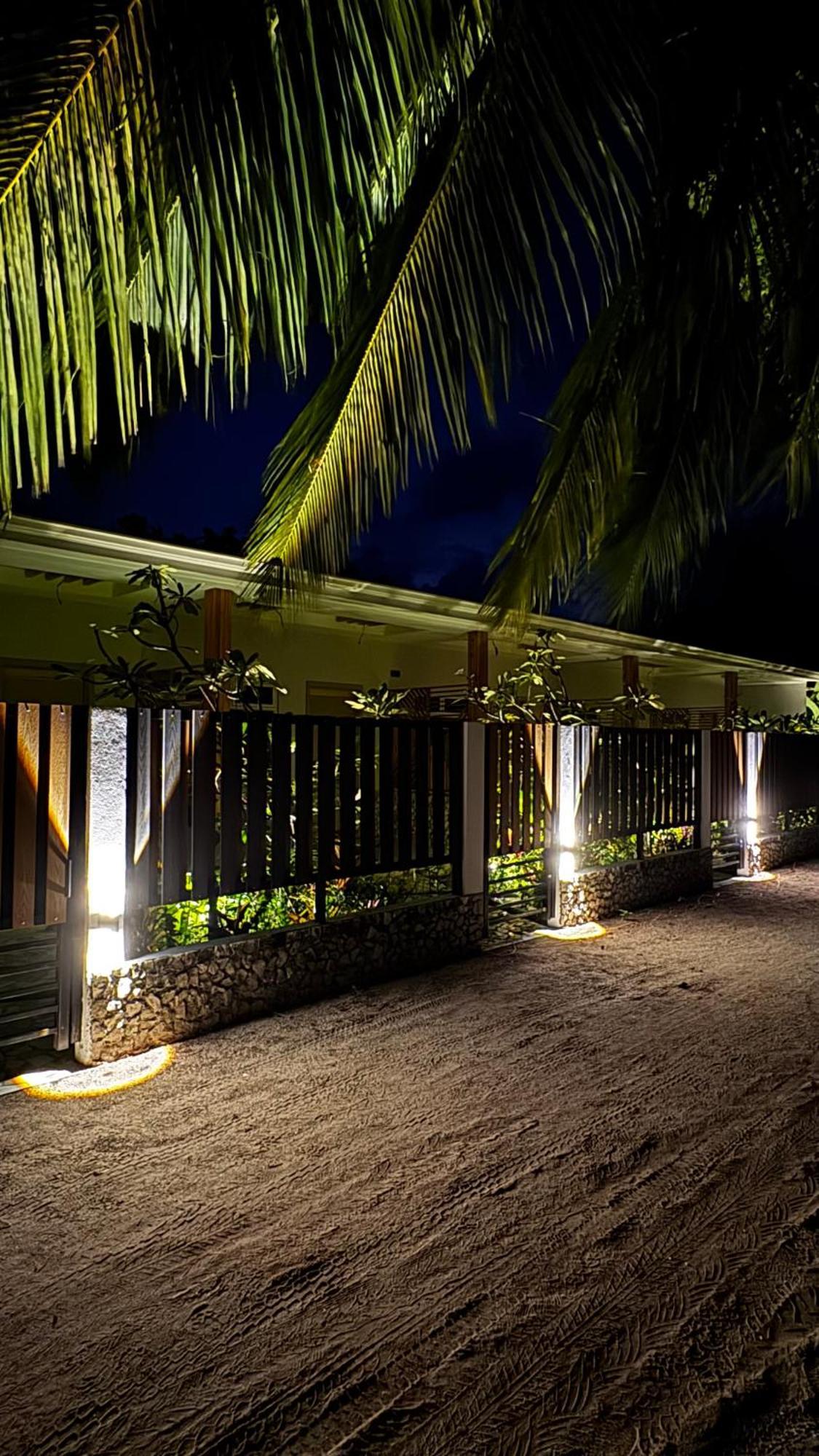 Three Hearts Guesthouse And Villas فولهادهو الغرفة الصورة